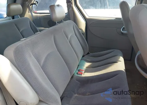 2001 Chrysler Voyager z USA, uszkodzony, nr VIN 1C4GJ25BX1B150575